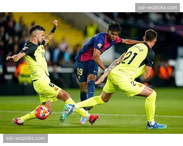 马竞公布战巴萨大名单：阿尔瓦雷斯领衔，奥布拉克、卡多佐回归